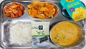 친환경쌀밥 ,콩비지찌개 (5.9.10),춘천닭갈비@ (13.15),구이김 ,배추김치 (9),망고주스 (13)
 ,